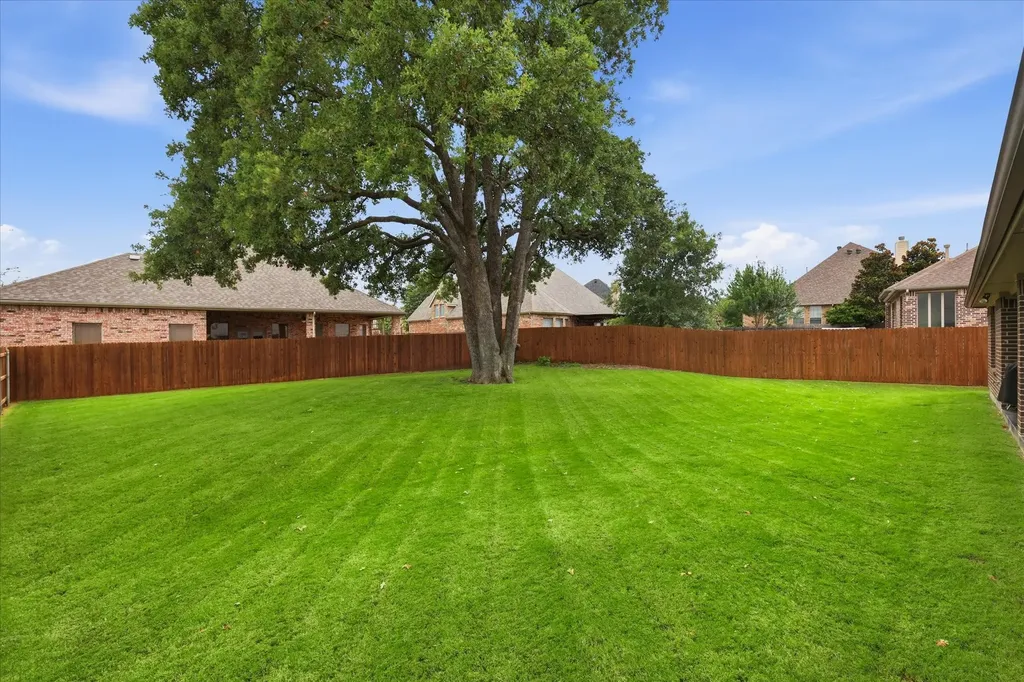 1004 Forest Hill Drive Weatherford TX 76087