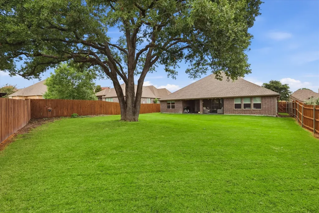 1004 Forest Hill Drive Weatherford TX 76087