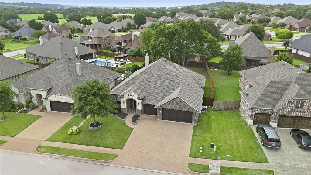 1004 Forest Hill Drive Weatherford TX 76087