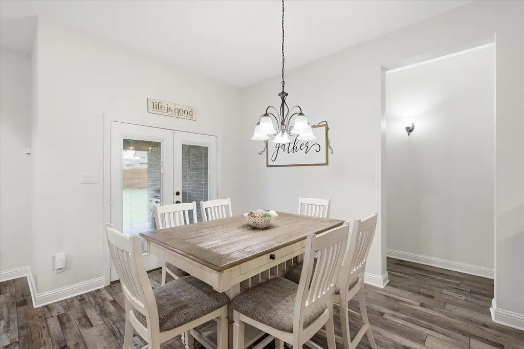 1004 Forest Hill Drive Weatherford TX 76087