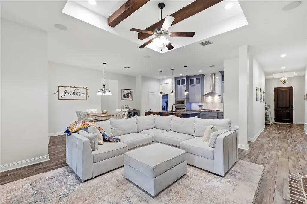 1004 Forest Hill Drive Weatherford TX 76087