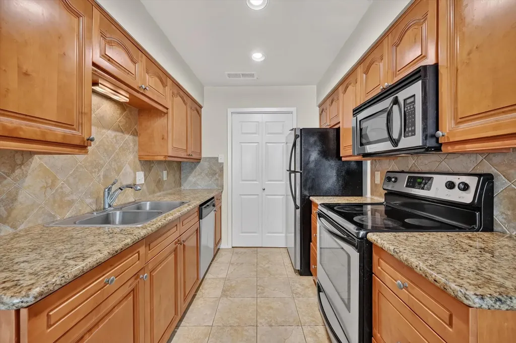 5728 Cedar Creek Drive Benbrook TX 76109