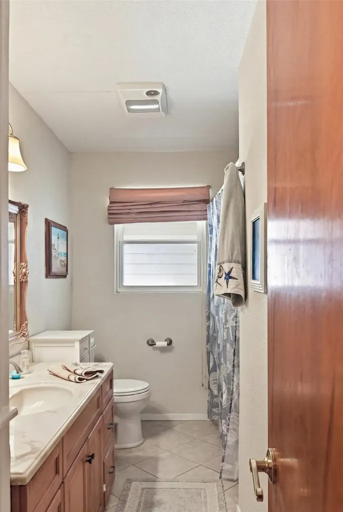 913 Blossom Circle Garland TX 75041
