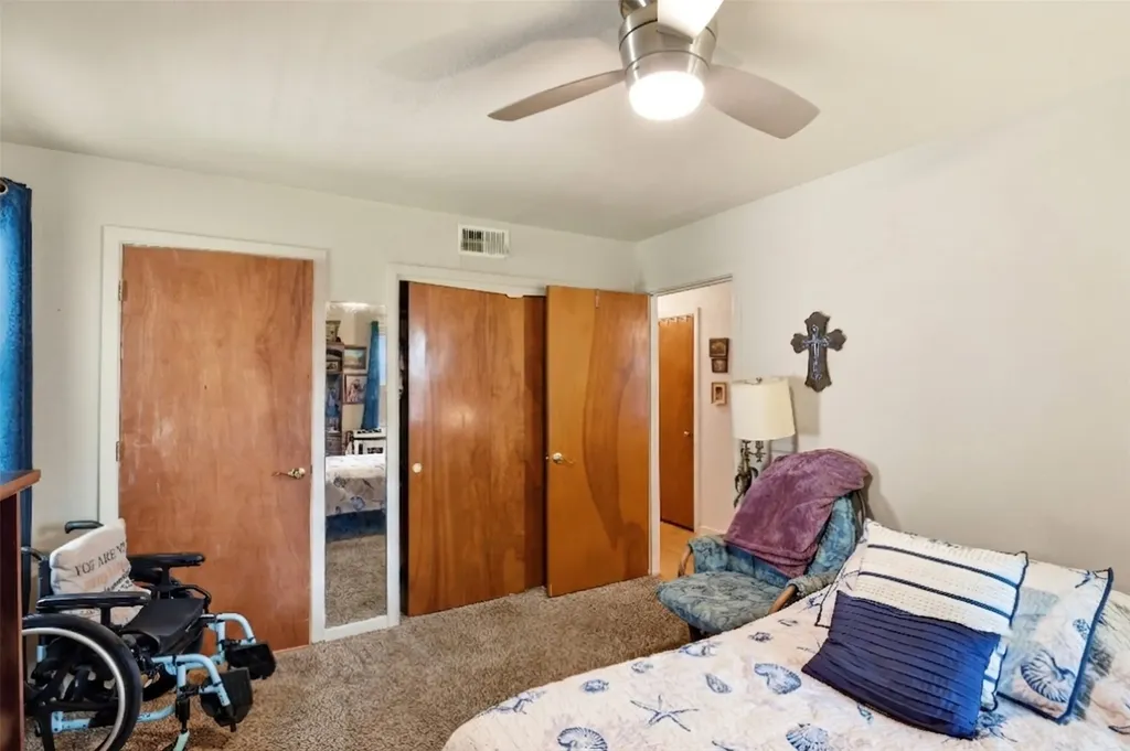 913 Blossom Circle Garland TX 75041