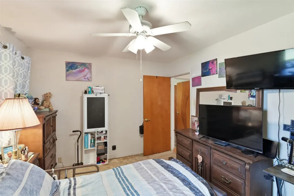 913 Blossom Circle Garland TX 75041