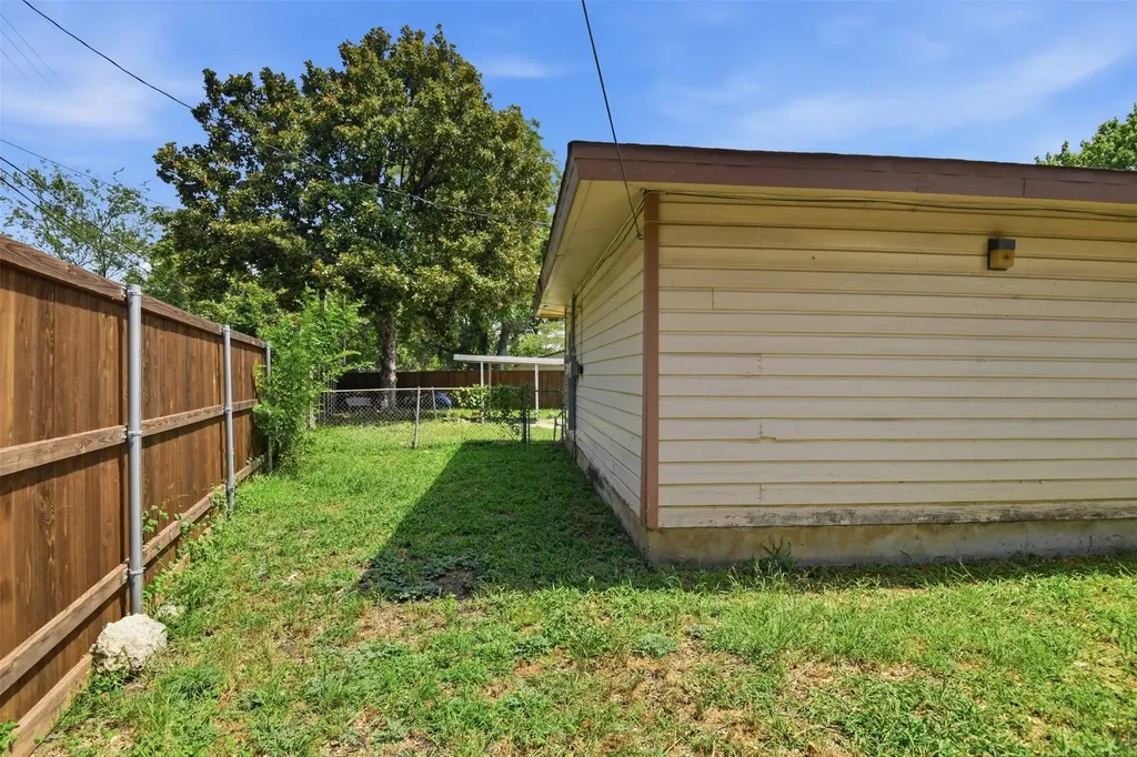 913 Blossom Circle Garland TX 75041