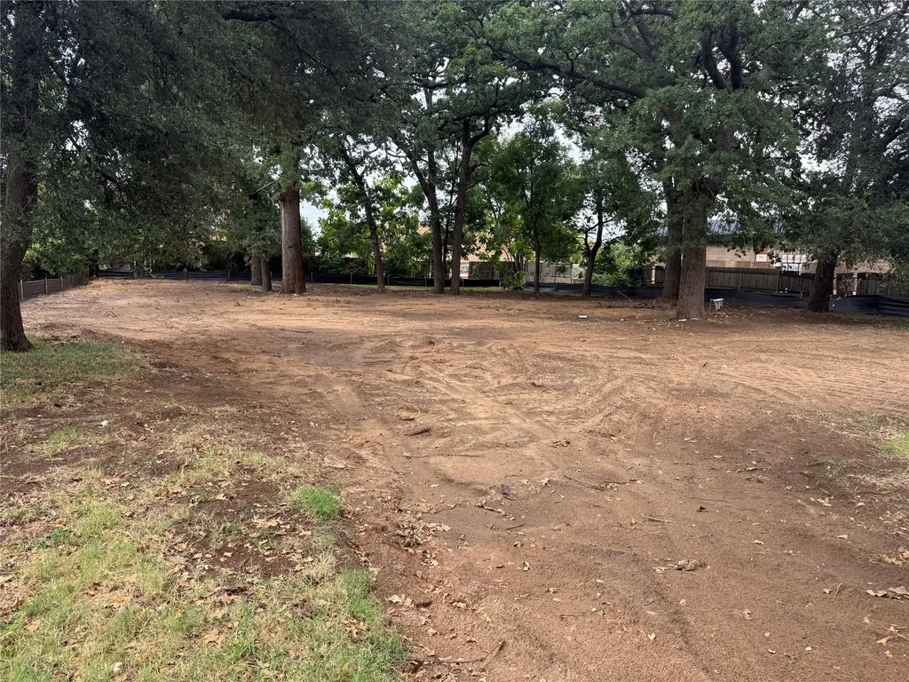 709 Lynda Lane Arlington TX 76013