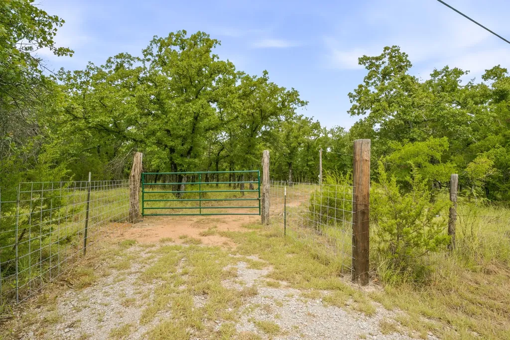 4195 S Lakeview Gordon TX 76453