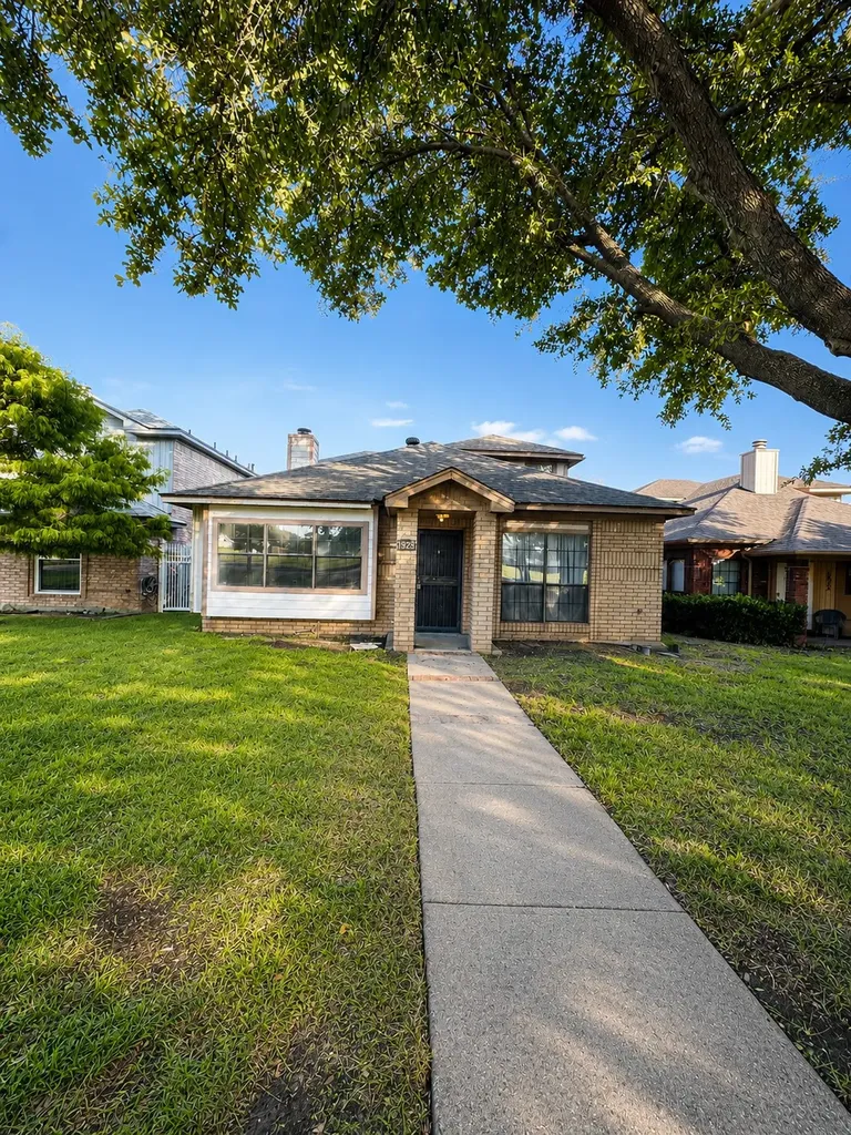 1928 La Prada Parkway Mesquite TX 75150