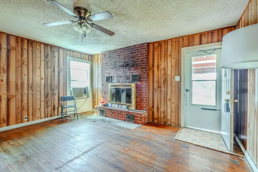 713 Lution Drive Weatherford TX 76087