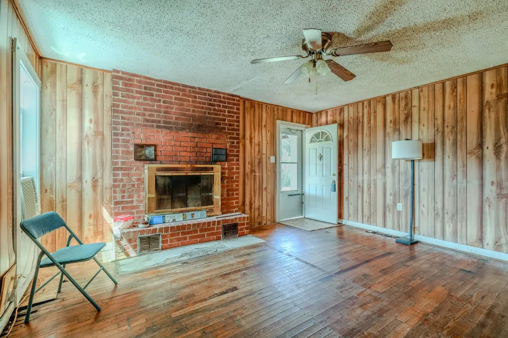713 Lution Drive Weatherford TX 76087