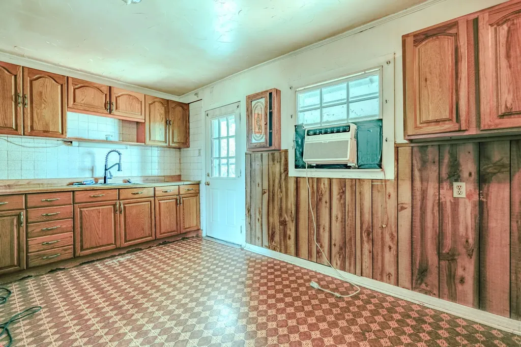 713 Lution Drive Weatherford TX 76087