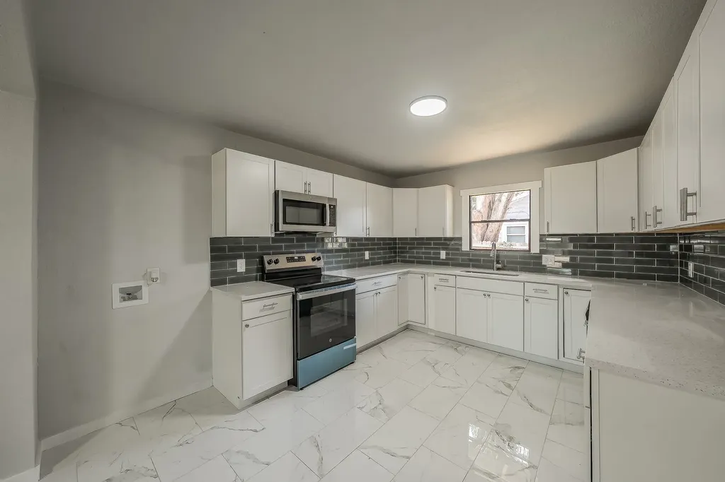 5558 Meadowbrook Drive Fort Worth TX 76112