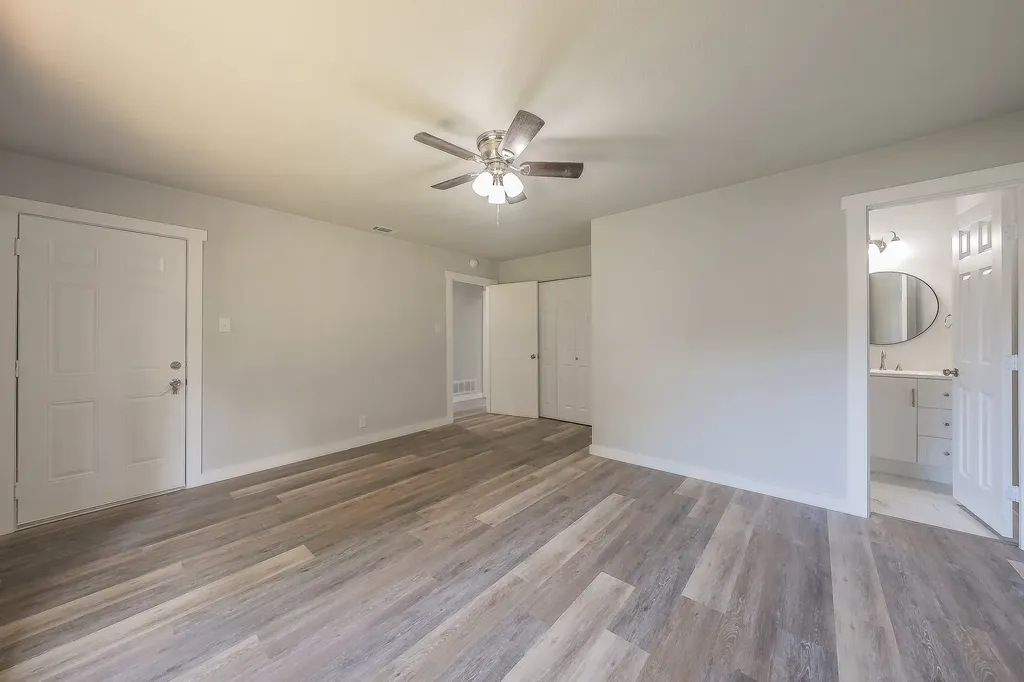 5558 Meadowbrook Drive Fort Worth TX 76112