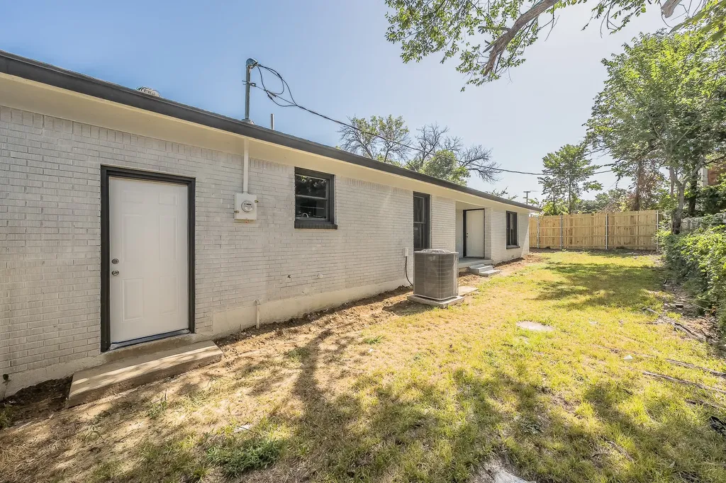 5558 Meadowbrook Drive Fort Worth TX 76112