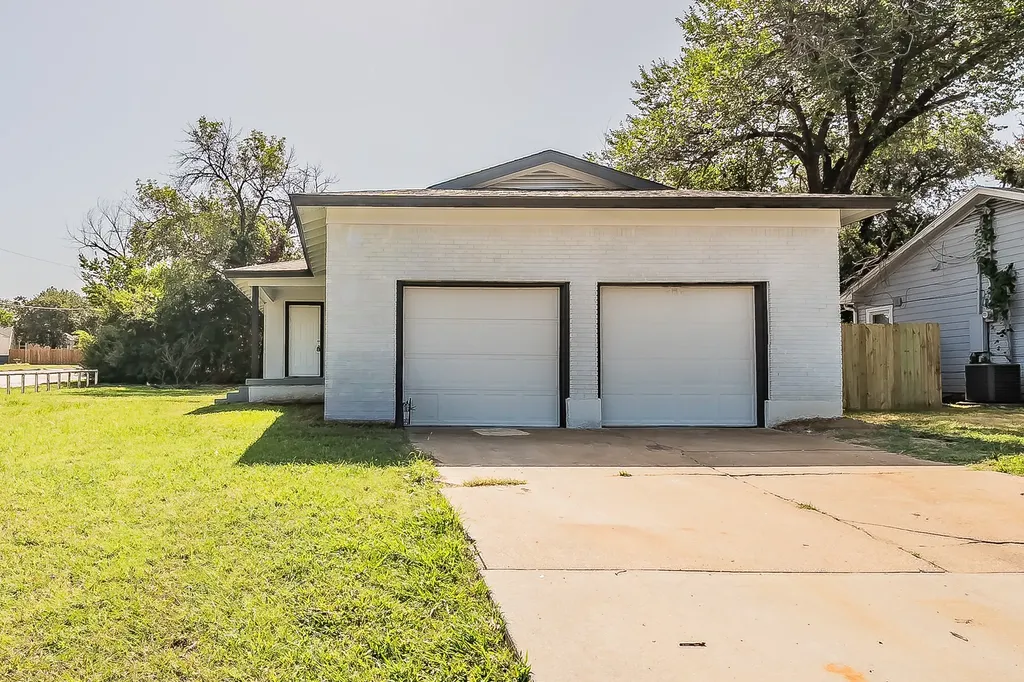 5558 Meadowbrook Drive Fort Worth TX 76112