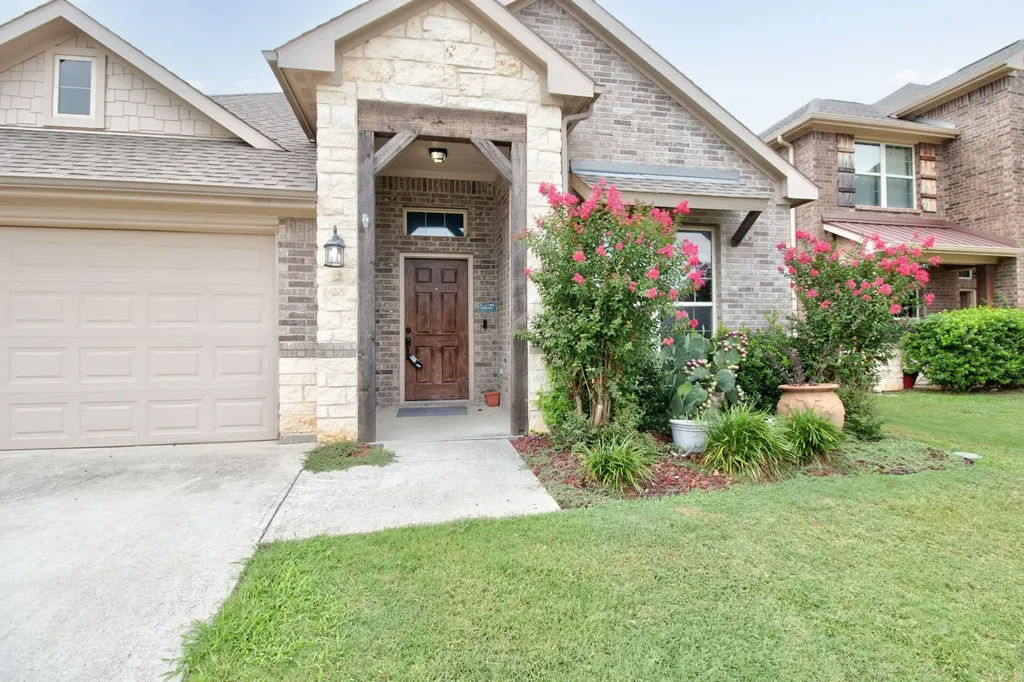 1809 Silver Oaks Gainesville TX 76240