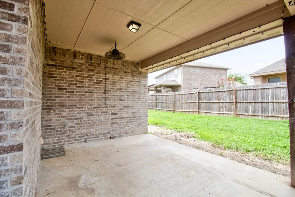 1809 Silver Oaks Gainesville TX 76240