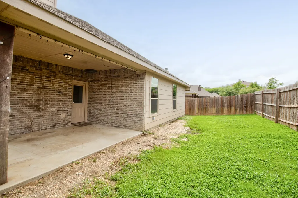 1809 Silver Oaks Gainesville TX 76240