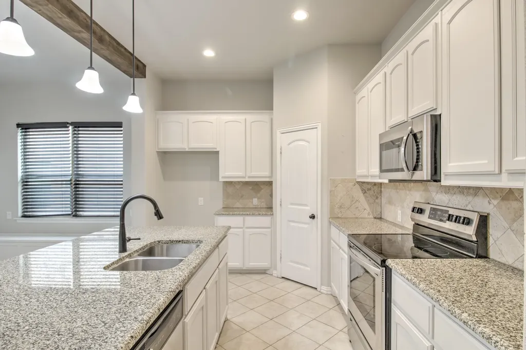 1809 Silver Oaks Gainesville TX 76240