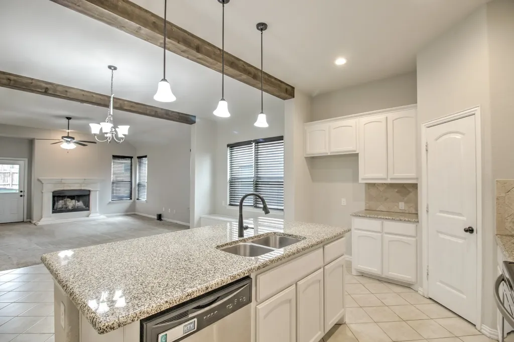 1809 Silver Oaks Gainesville TX 76240