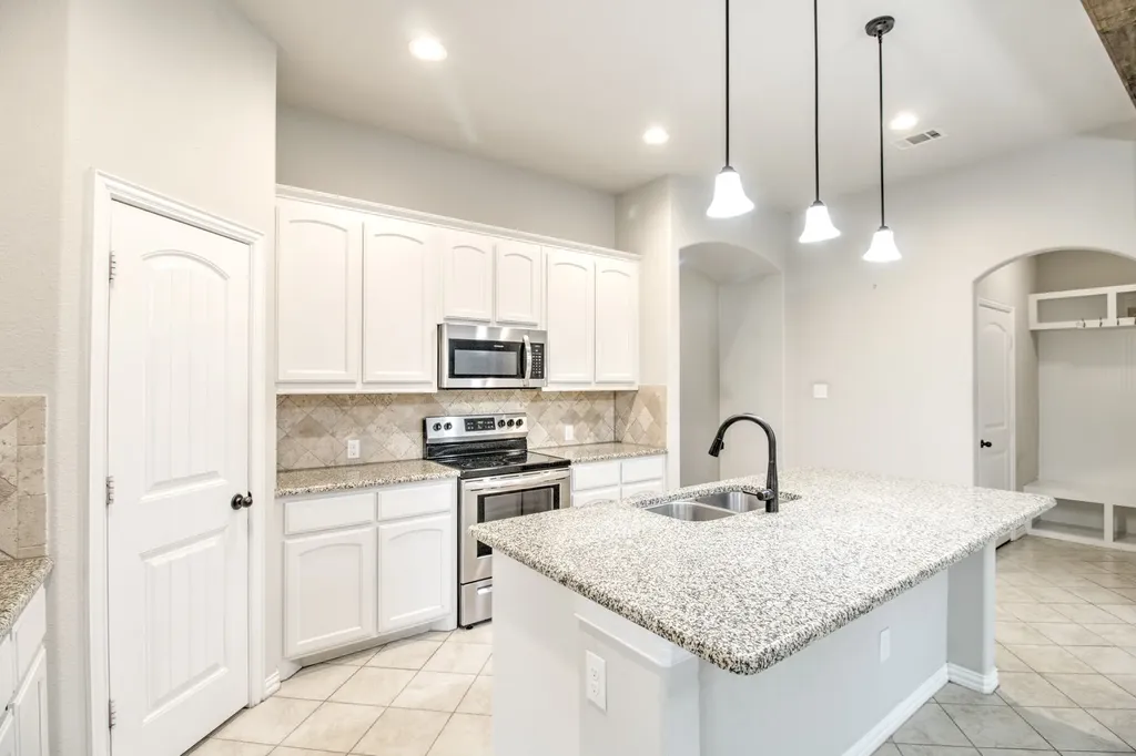 1809 Silver Oaks Gainesville TX 76240