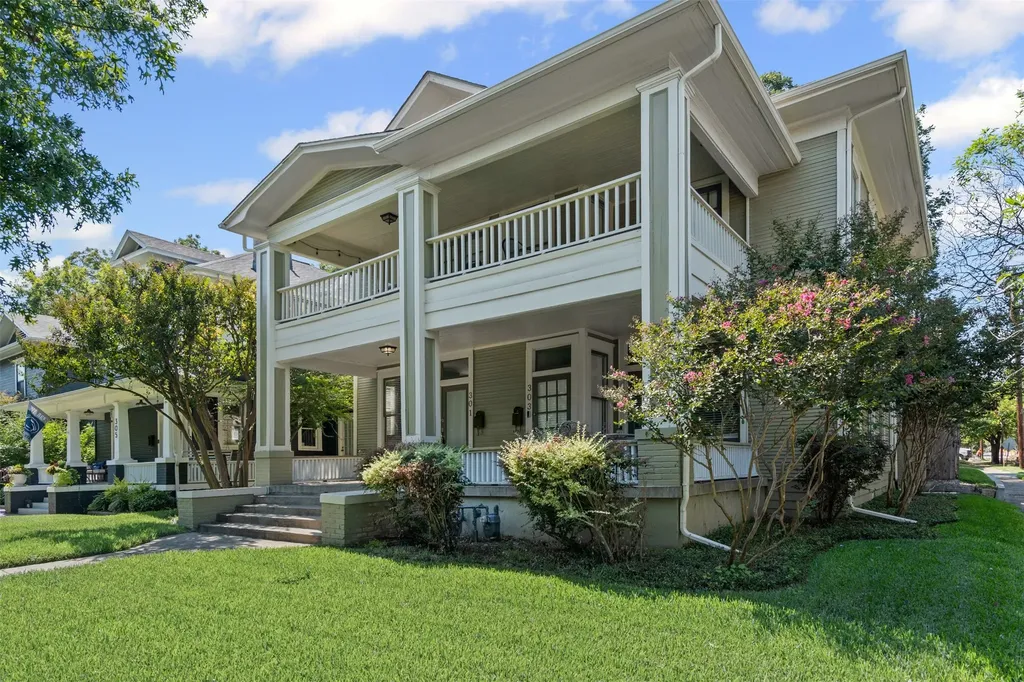 303 S Edgefield Avenue Dallas TX 75208