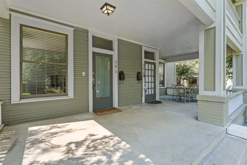 303 S Edgefield Avenue Dallas TX 75208