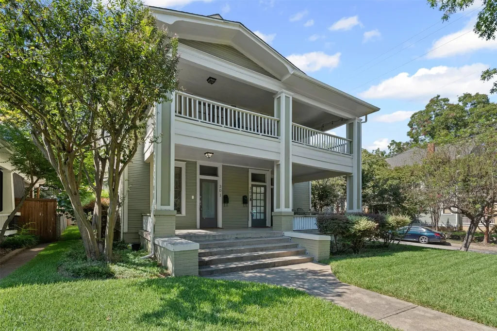 303 S Edgefield Avenue Dallas TX 75208