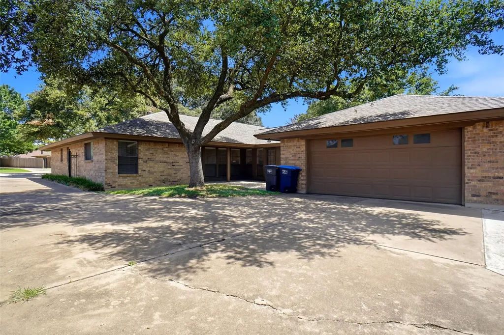 4861 Ledgestone Court Fort Worth TX 76132