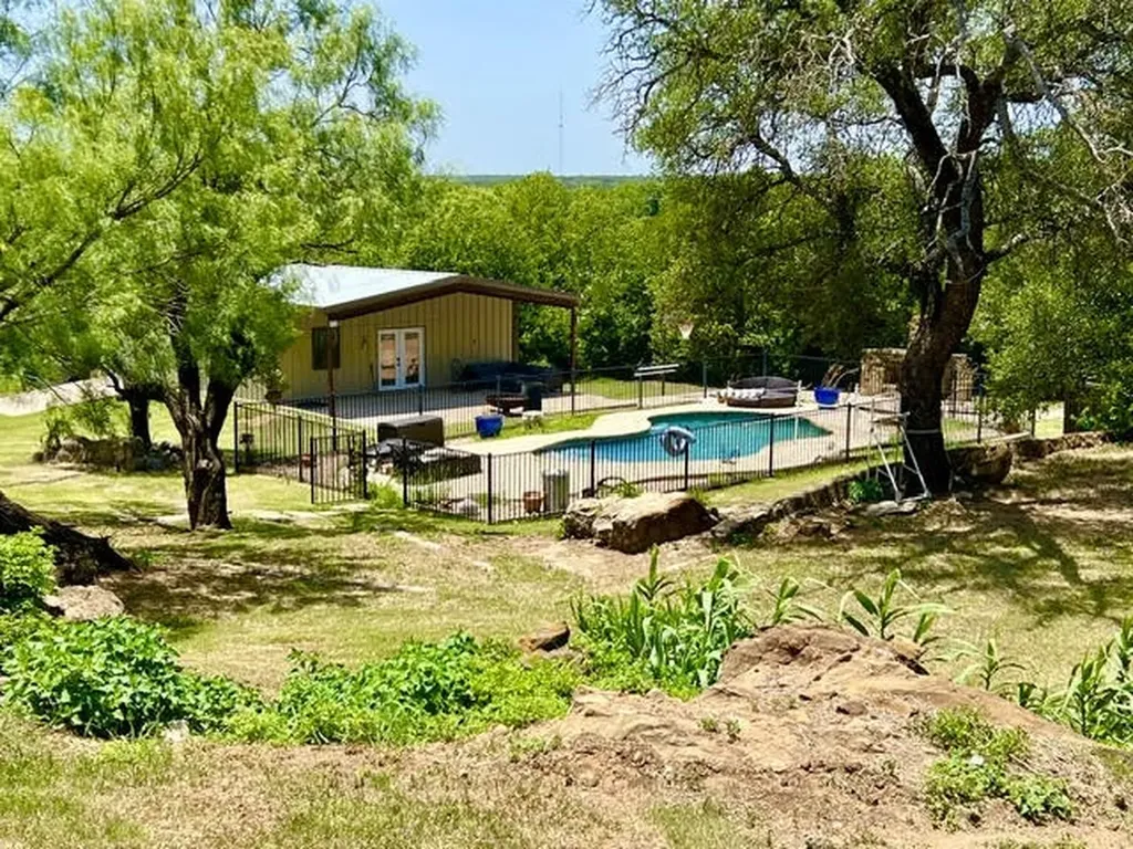 124 S 3rd Street Jacksboro TX 76458