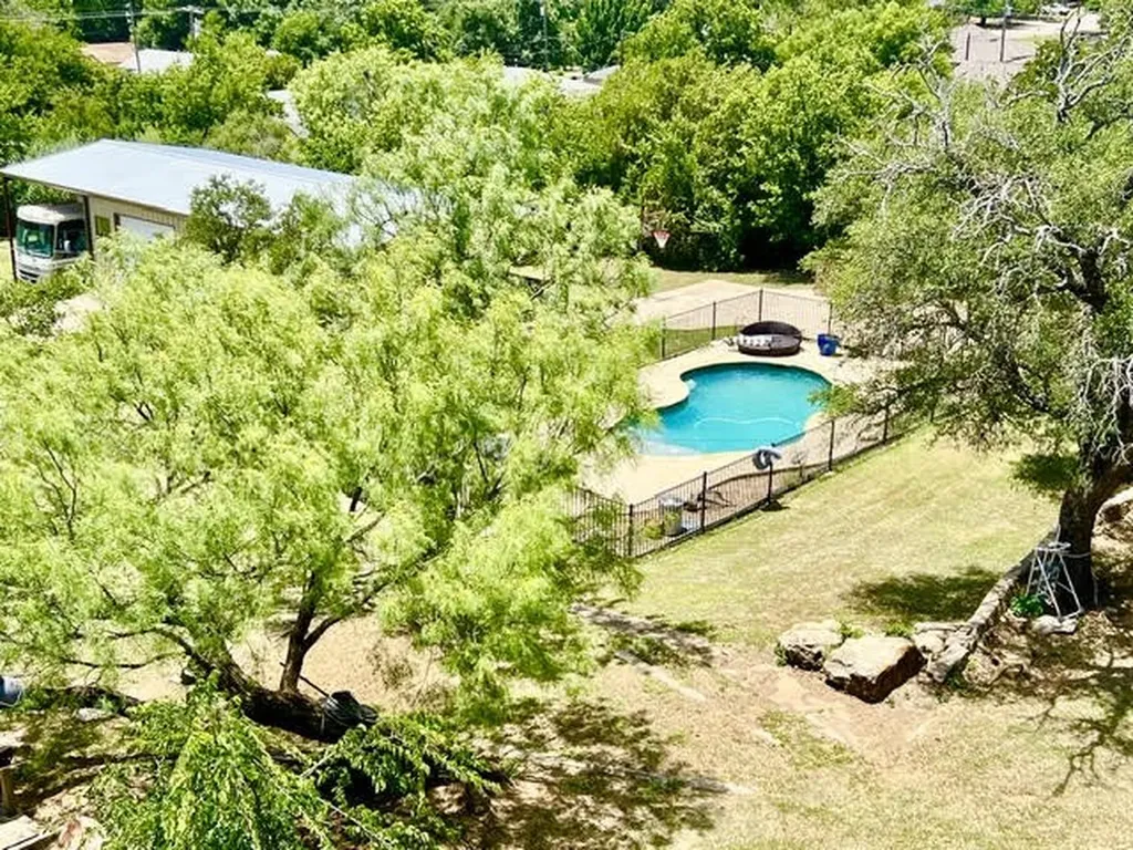 124 S 3rd Street Jacksboro TX 76458