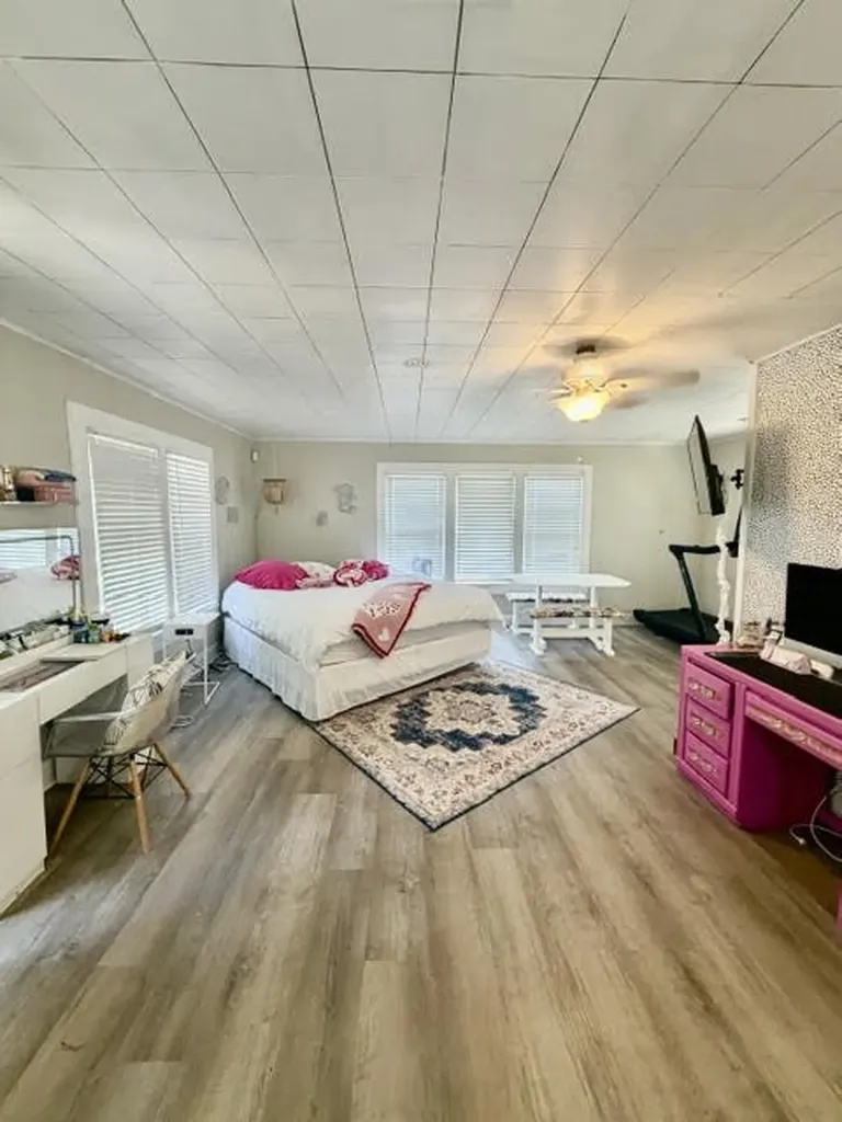 124 S 3rd Street Jacksboro TX 76458