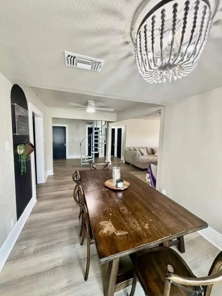 124 S 3rd Street Jacksboro TX 76458