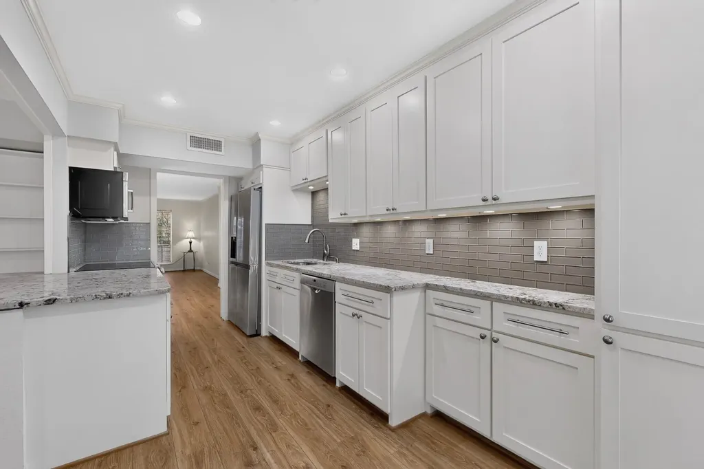 4312 Bellaire Drive S Fort Worth TX 76109