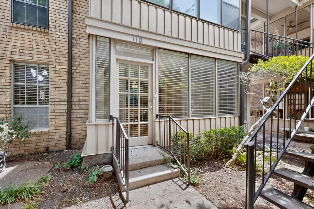 4312 Bellaire Drive S Fort Worth TX 76109