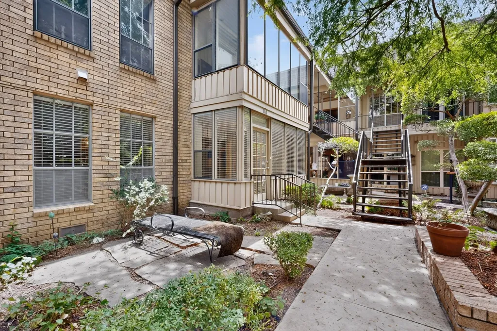4312 Bellaire Drive S Fort Worth TX 76109