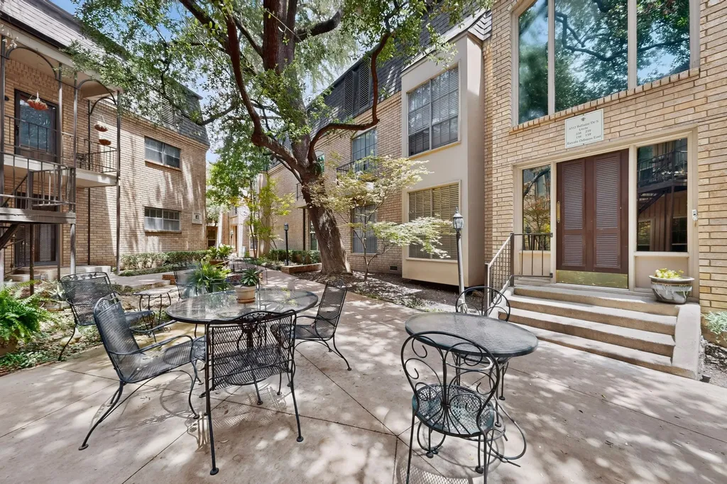 4312 Bellaire Drive S Fort Worth TX 76109