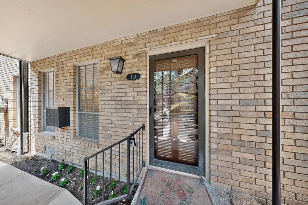4312 Bellaire Drive S Fort Worth TX 76109