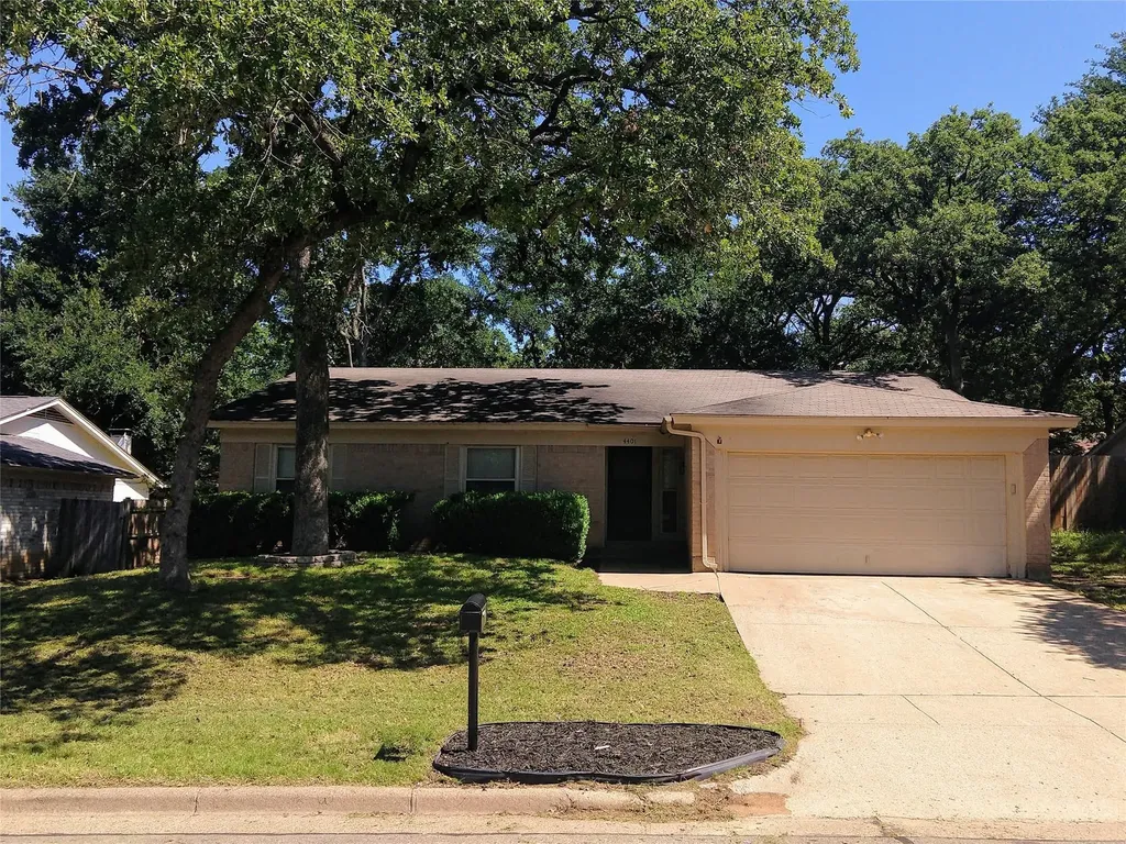 4401 Andalusia Trail Arlington TX 76017