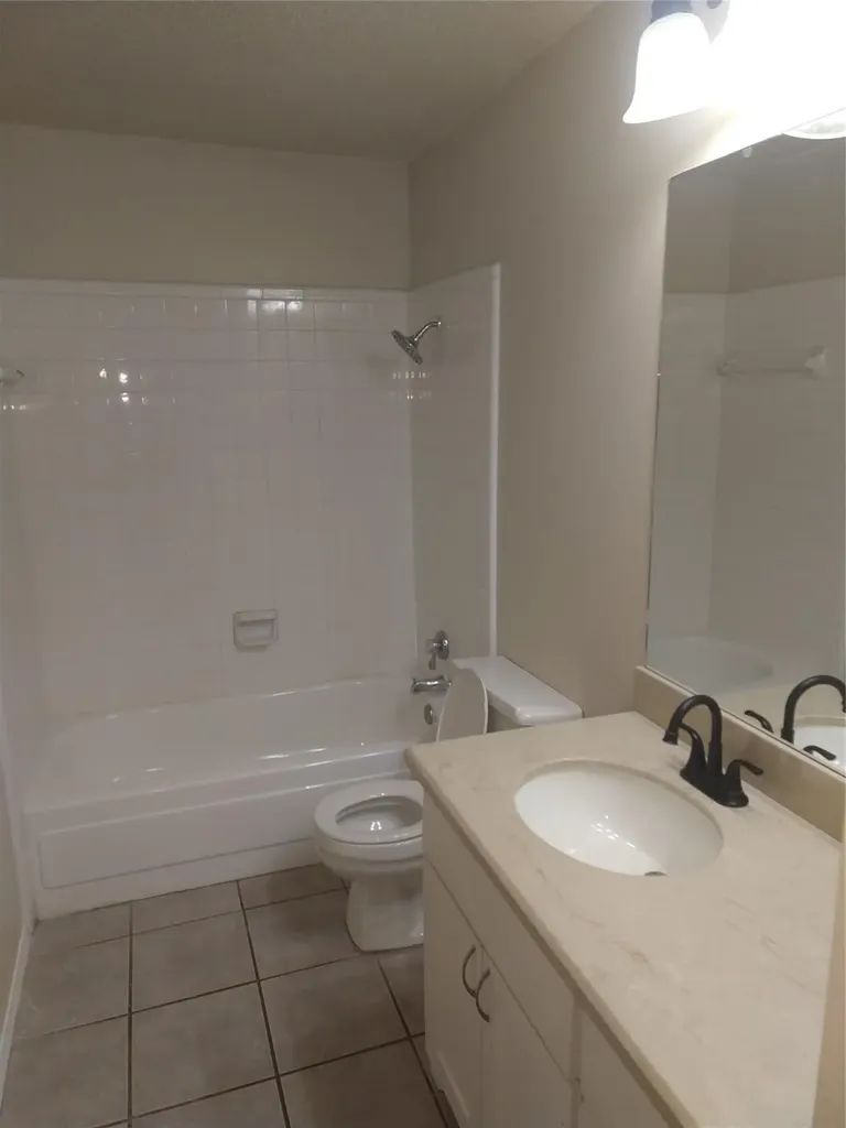 4401 Andalusia Trail Arlington TX 76017
