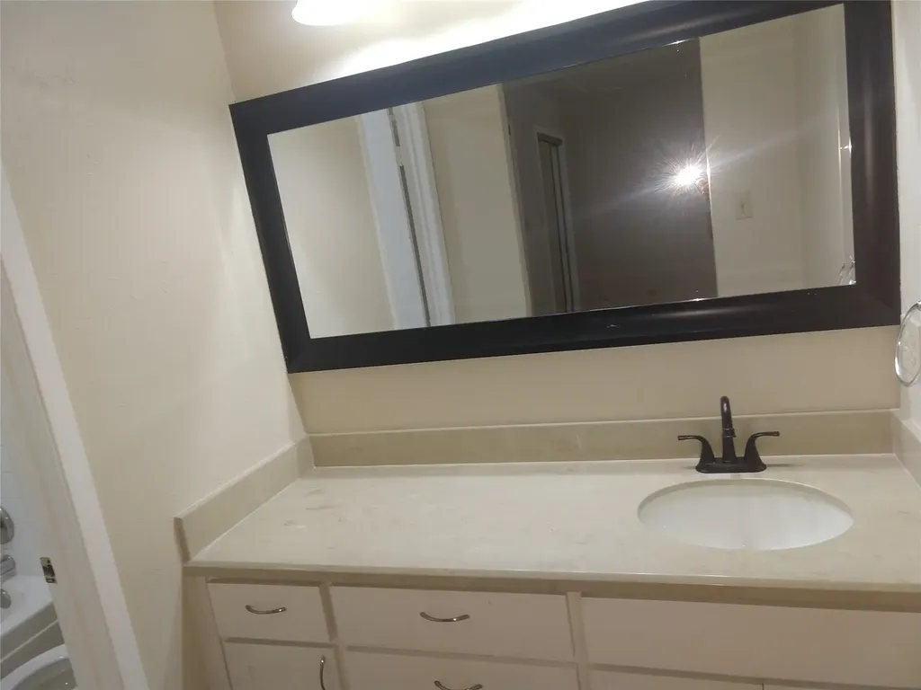 4401 Andalusia Trail Arlington TX 76017