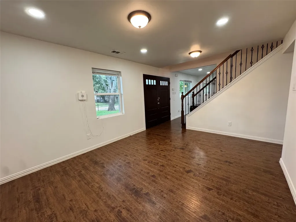 3573 Ridgebriar Drive Dallas TX 75234