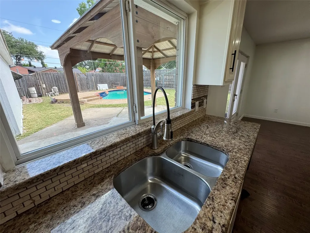 3573 Ridgebriar Drive Dallas TX 75234