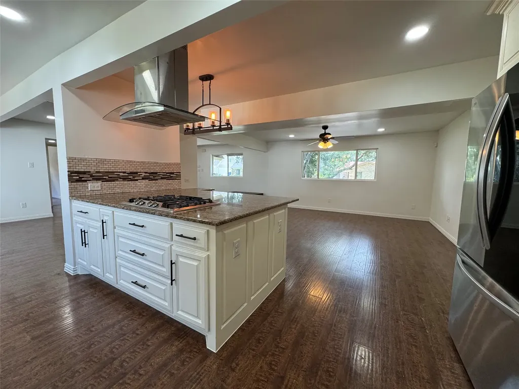 3573 Ridgebriar Drive Dallas TX 75234