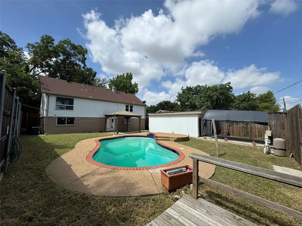 3573 Ridgebriar Drive Dallas TX 75234