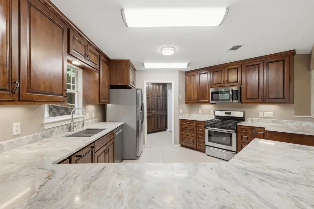 565 W El Dorado Drive Scroggins TX 75480