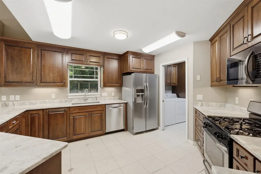 565 W El Dorado Drive Scroggins TX 75480