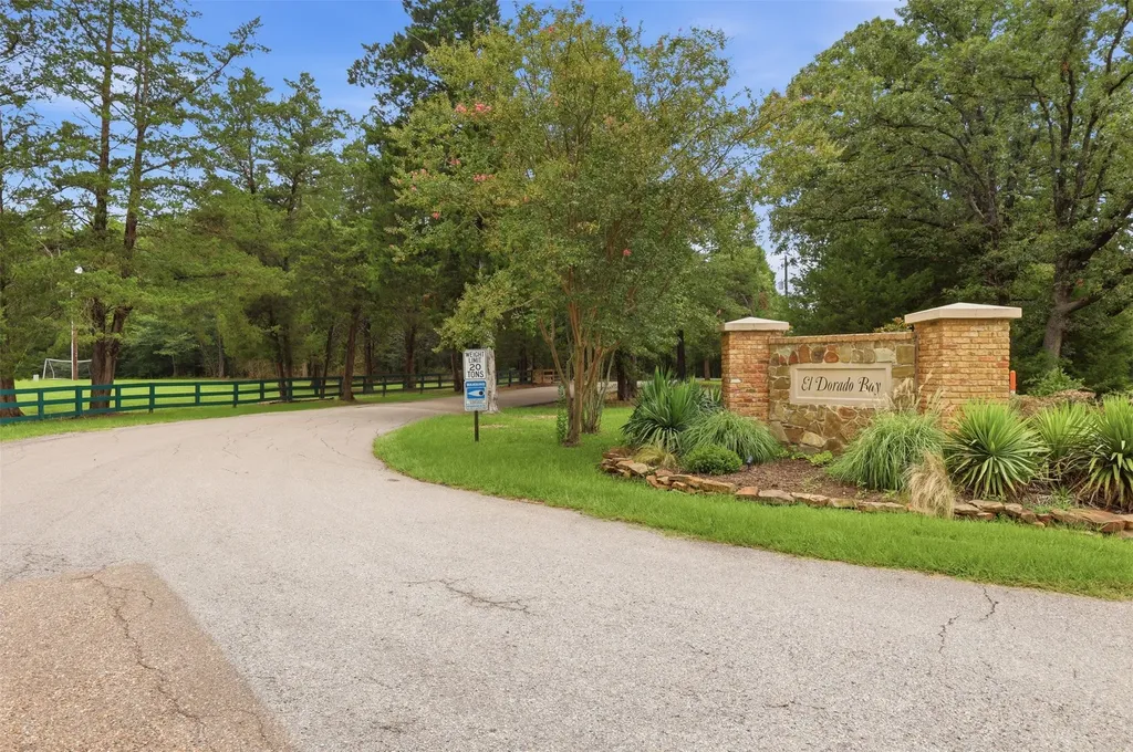 565 W El Dorado Drive Scroggins TX 75480