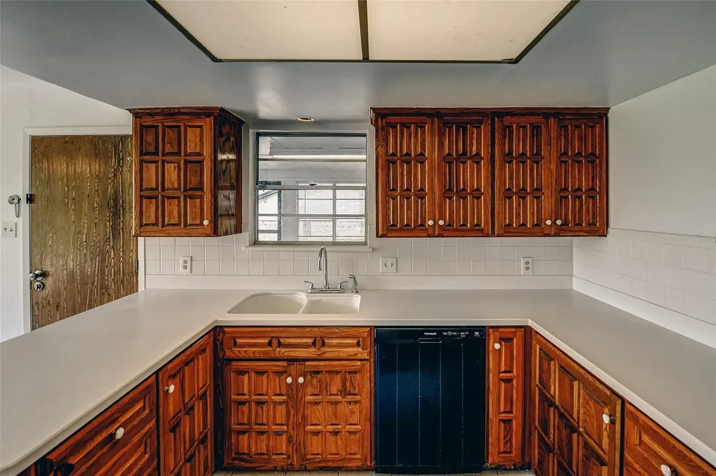 401 Rhineland Benbrook TX 76126